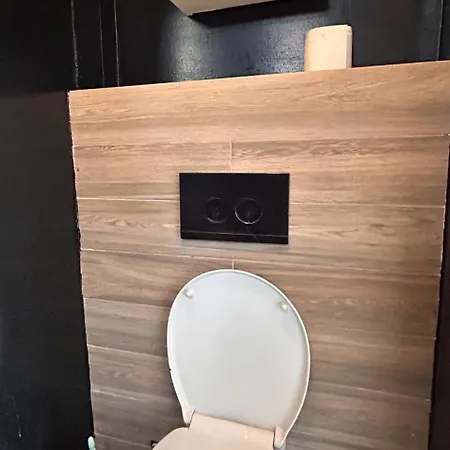 Apartment I1 House